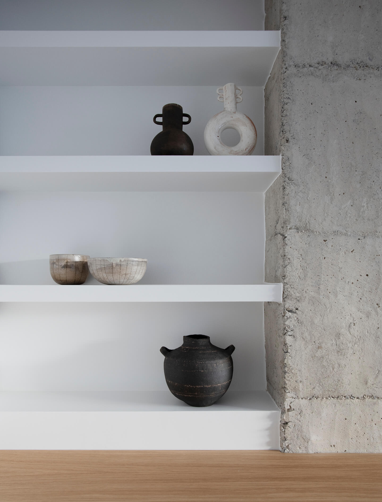 Jarrones Potto Pottery en un proyecto de Bade Interiorismo